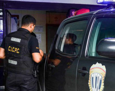 Funcionarios del Cicpc trasladaron a la morgue del Hospital a un comerciante que fue baleado en Ureña y a otro que se quitó la vida en un centro comercial de Santa Ana del Táchira