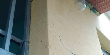 Sismo causó pánico en El Alto y daños a las paredes de la Escuela Esteban Rasquin