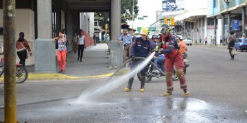 Cuerpo de Bomberos celebra su 66 aniversario con condecoraciones y entrega de botones