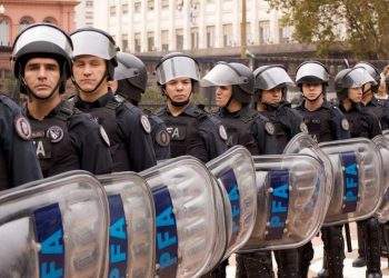 Fuerzas policiales argentinas podrán disparar a ciudadanos sin avisar