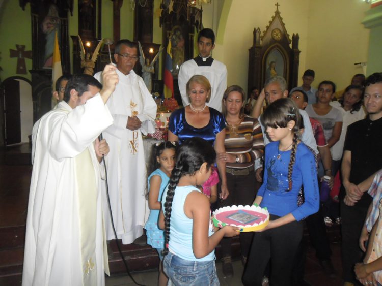 Bautizado CD de canciones religiosas interpretadas por Priscilia de Torres