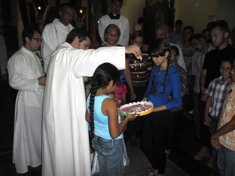 Bautizado CD de canciones religiosas interpretadas por Priscilia de Torres