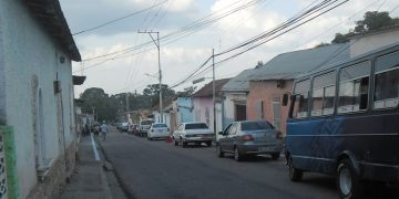 Cinco días esperando por la gasolina