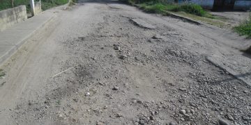 En el Kilómetro 23 recibirán el niño Dios con las calles hechas un desastre