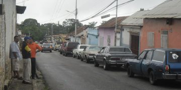 Embarcados los que hicieron cola para adquirir gasolina