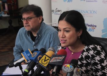 Gobernadora del Táchira exige plan de contingencia para abastecer de combustible a las ambulancias