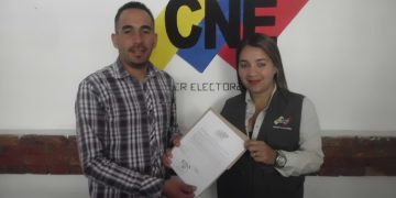 Concejales recibieron credenciales electorales