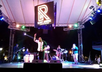 El ritmo del vallenato lo pone Ronny Jimenez