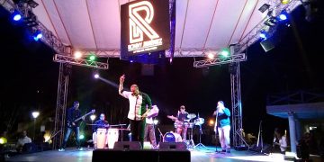 El ritmo del vallenato lo pone Ronny Jimenez