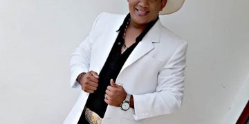 Tony Mendoza cantante venezolano que brilla en Colombia