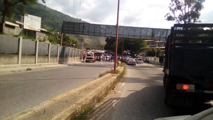  Trujillo estuvo cerrado porque la gente se resiste a través de la protesta a comprar un “kilito de pernil” que no alcanza para nada