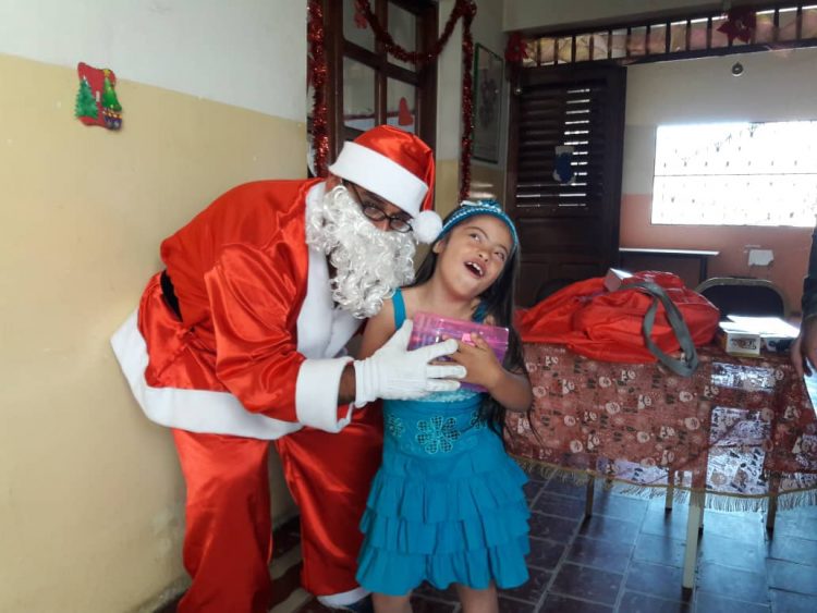 Una navidad especial: entrega de juguetes en el IEE-Boconó