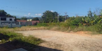 Escuela de El Turagual iba ser de tres pisos y terminó en dos salones