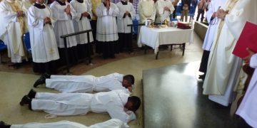 Ordenan tres Diáconos para “servir” en la Diócesis de San Cristóbal