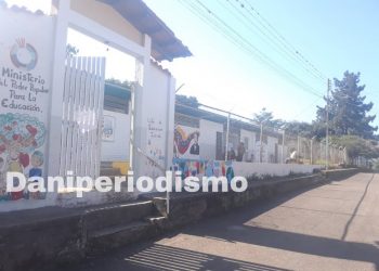 Con poca asistencia de electores se encuentran los centros de votación en San Juan de Colón