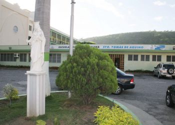 A los Salesianos en Valera con humanitaria gratitud