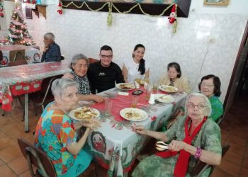 El GAES compartió almuerzo navideño en la casa hogar «Medarda Piñero»
