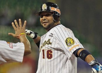 RESUMEN JORNADA LVBP |  Leones dividió con Aguilas  en el adiós de Alex González