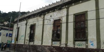 Rescatan fachadas de casas históricas en Trujillo capital