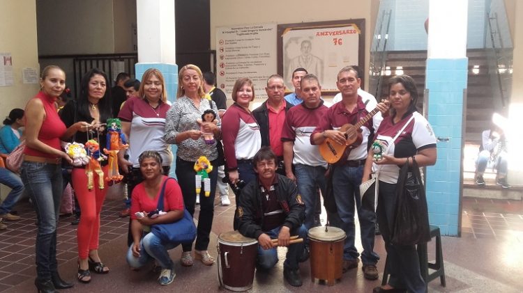 Grupo musical Horizonte llevó alegría y obsequios a niños del hospital JGH