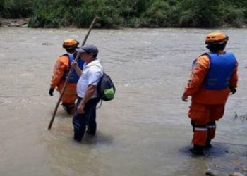 Arrastrado por las aguas del Rio Doradas sexagenario que pescaba junto a su hijo