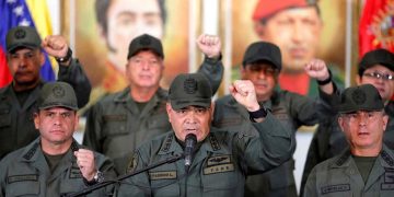 Padrino López : Venezuela no tendrá monarquías ni presidentes autoproclamados