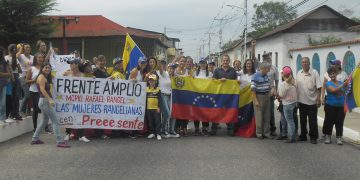 Marcha de mujeres en Betijoque apoyando la ayuda humanitaria