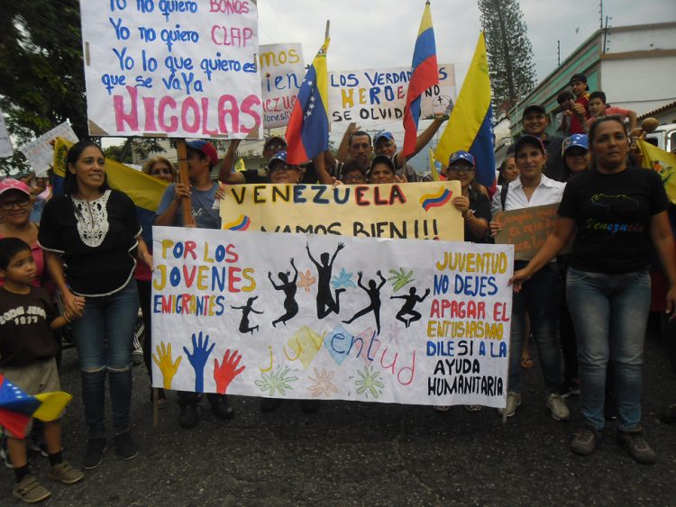 Pancartazo y Vigilia con participación de la juventud de Rafael Rangel