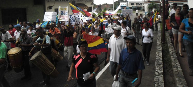 Pancartazo y Vigilia con participación de la juventud de Rafael Rangel