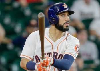  Marwin González firmó por 21 millones de dólares