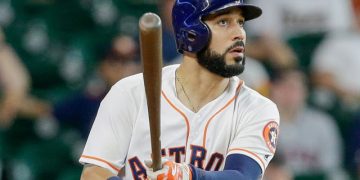   Marwin González firmó por 21 millones de dólares