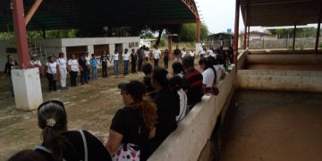 Caminata del silencio hacen educadores en Sabana de Mendoza