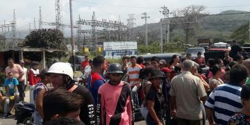 Protestan por escasez de comida en el sector 14 de enero