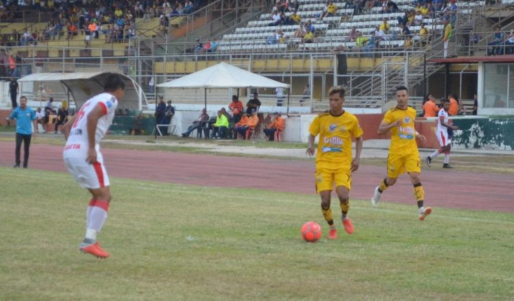Doble penalti da primer triunfo al Trujillanos FC