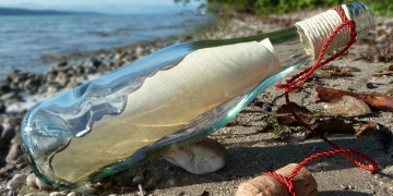 Buscaron a la autora de un mensaje lanzando al mar en una botella hace 17 años y la encontraron