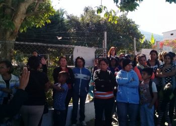 Representantes toman escuela en Mesa de Esnujaque