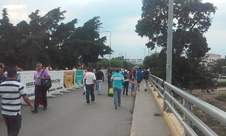 Quienes cruzan a Cúcuta han expresado su interés de que pase ayuda humanitaria a Venezuela sin conflictos
