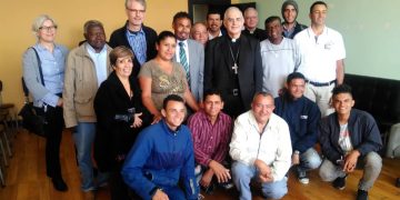 Obispo Moronta escucha testimonio de migrantes venezolanos en Ecuador