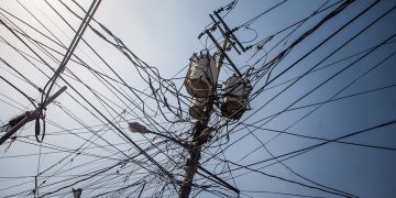 Bajones y subidas en el fluido eléctrico afectan el eje panamericano 