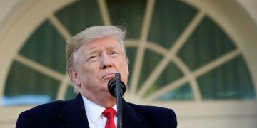 Trump sopesa la «opción» militar en Venezuela y Rusia advierte de su «intromisión destructiva»