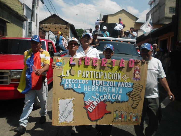 Boconó: también la juventud marchó en defensa de los medios