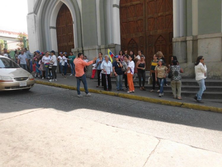 Frente a la Plaza Bolívar también hubo la manifestación pacifica