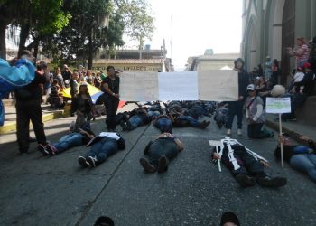 Marcha del silencio y el luto magisterial