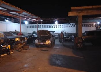 Cinco detenidos por venta de partes y suplantación de seriales de carros robados