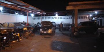 Cinco detenidos por venta de partes y suplantación de seriales de carros robados