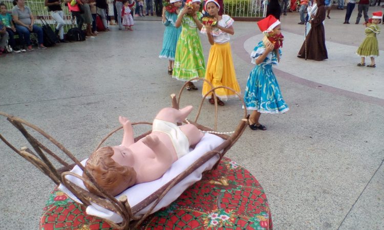 Devoción y fe reinaron en Serenada de la Escuela de Danza y Ballet Gladys Mota