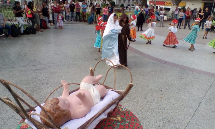 Devoción y fe reinaron en Serenada de la Escuela de Danza y Ballet Gladys Mota