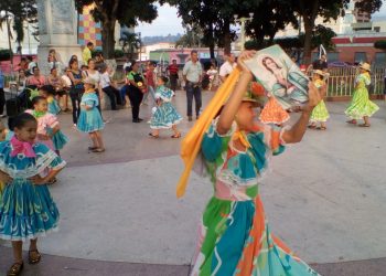 Devoción y fe reinaron en Serenada de la Escuela de Danza y Ballet Gladys Mota