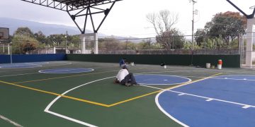 Deportistas de La Colina del municipio Junín disfrutan de la cancha remodelada