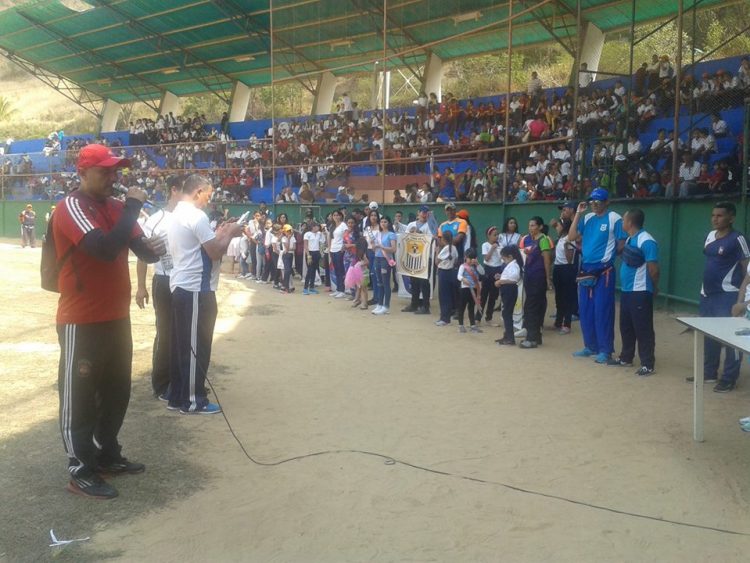 Juegos Escolares estremecen estadio de Trujillo 